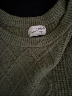 Universal Thread Olive Diamond Knit Crewneck Sweater
